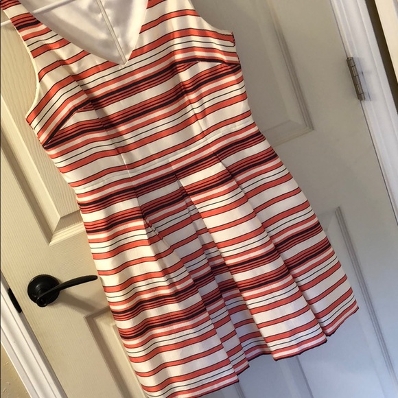 Ann Taylor Dress 8P - Picture 2 of 4